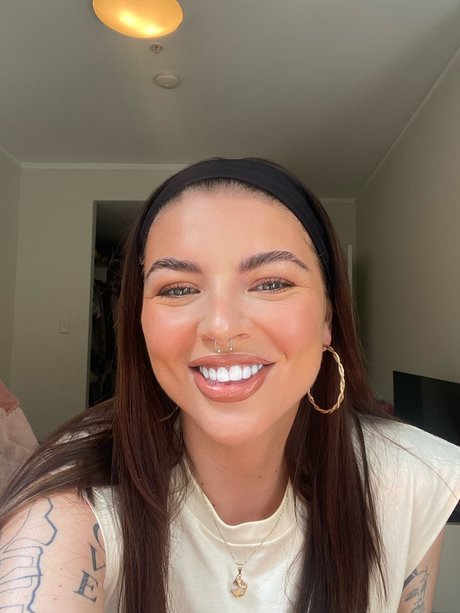 Bethany spiby nude model image