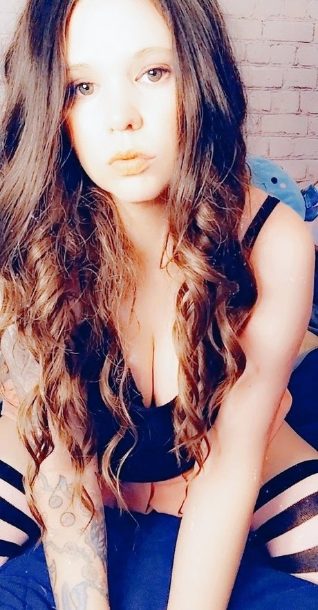 Queen Cupcake_ free pornstar photo