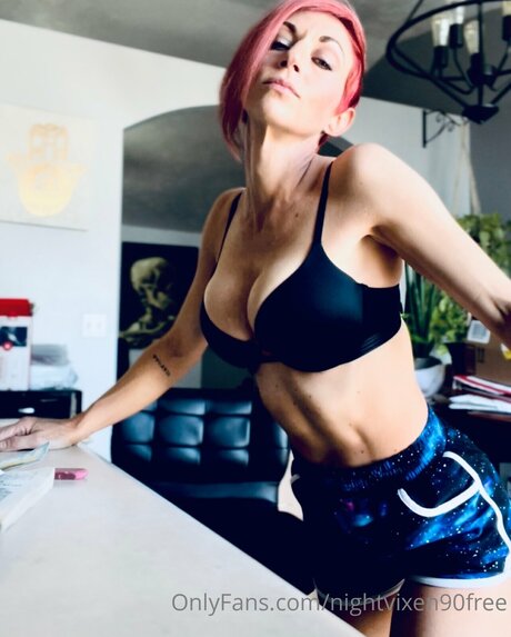 _PETITE HIP HOP VIXEN_ perfect model image