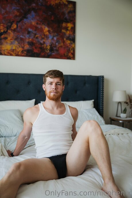 Nic Phenix naked actress galleries