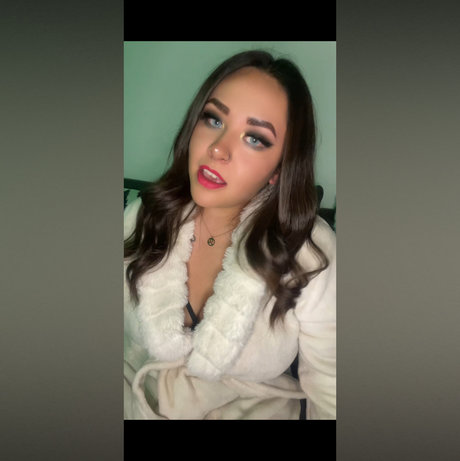 Angie Gamer star pretty images