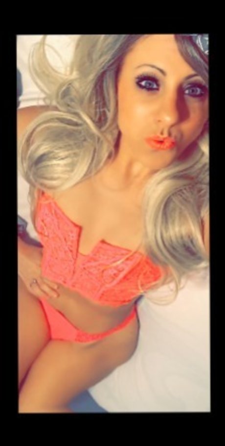 NJ Barbie star nude photo