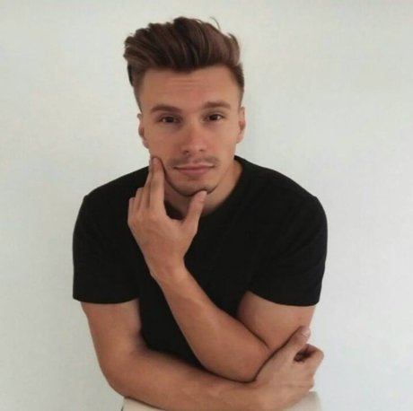 Alpha Lord Levi sex actress archive