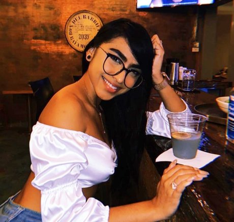 Alvna pretty star picture