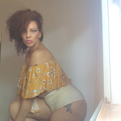 Nina Sanctos model xxx picture