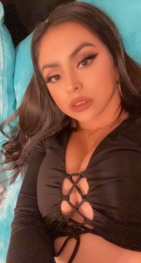 Nina Perez hd actress pics