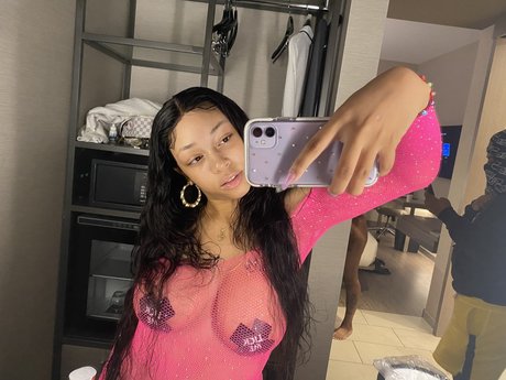 makeup artist onlyfans free sex archive