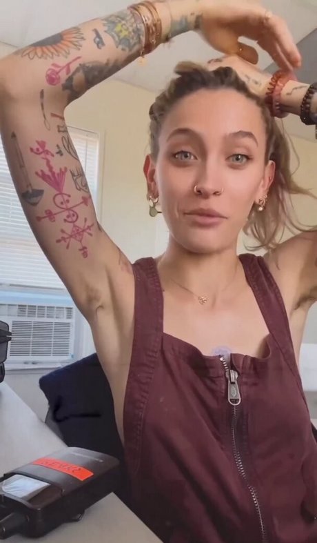 Paris Jackson exclusive star image