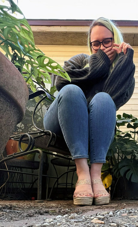 dezzydoefree star top images