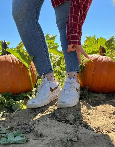 dezzydoefree nice actress photos