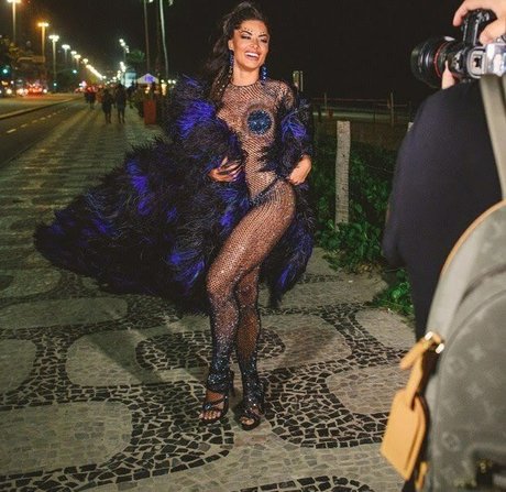 Aline Riscado model nude image