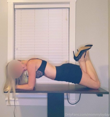 mommybyday pretty model images