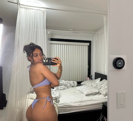 tiny onlyfans adult image