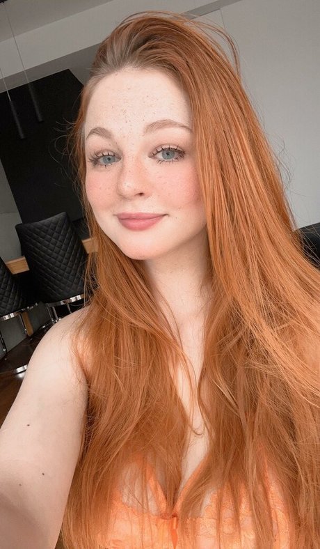 Sonia Red Fox model naked gallery