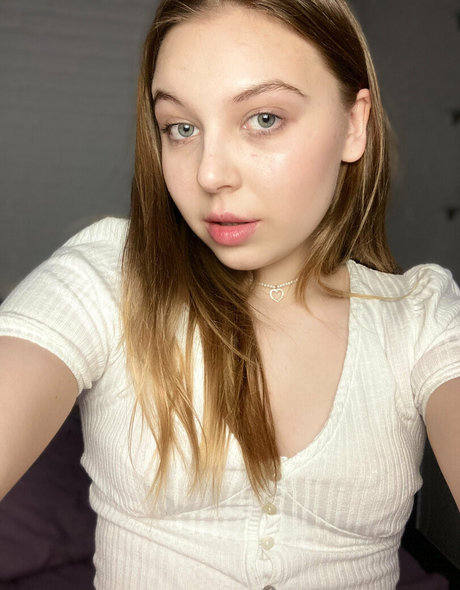 moon less exclusive actress archive