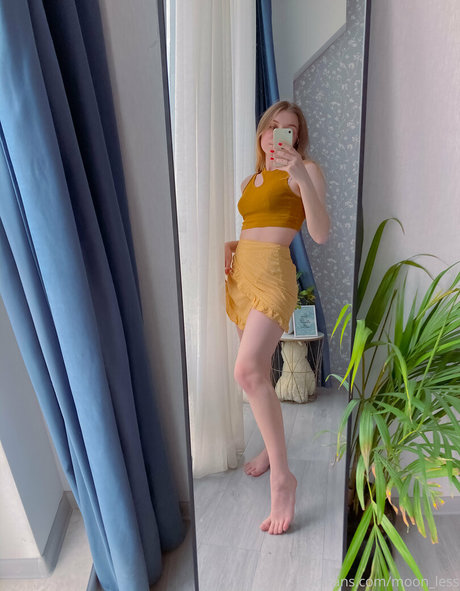 moon less top model archive