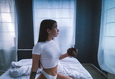 40 onlyfans erotic pic