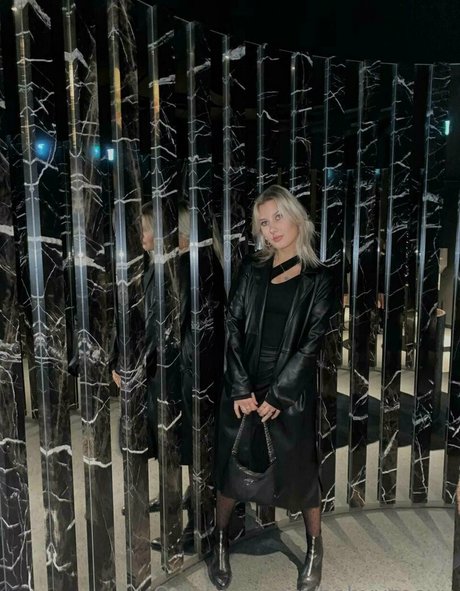 babyyzoeyy pornstar erotic image