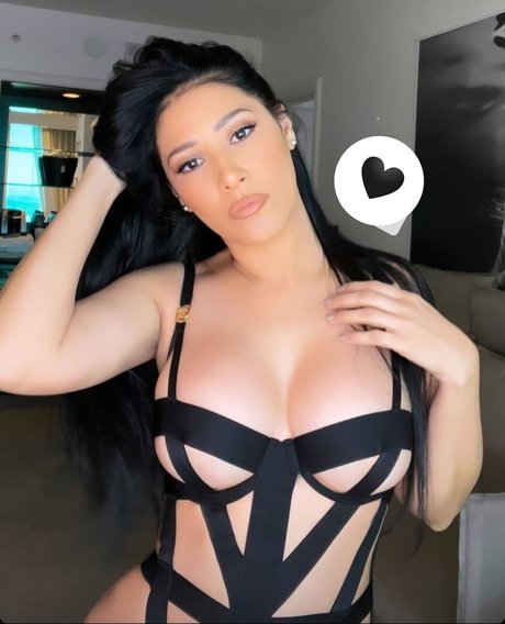 lesbian fingering onlyfans art porn galleries