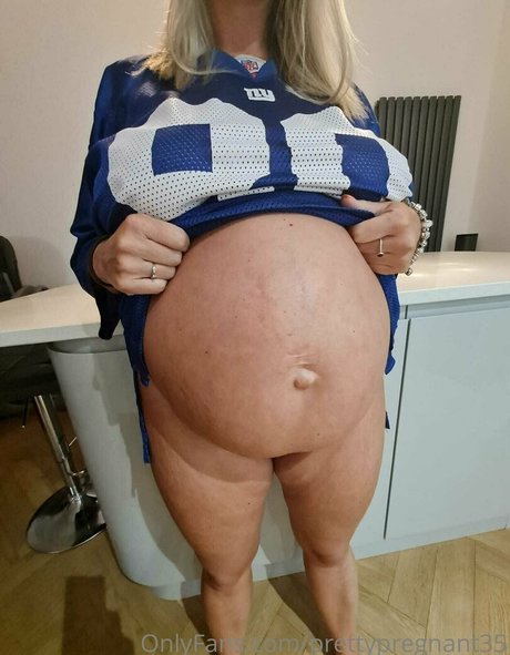 prettypregnant35 model naked image