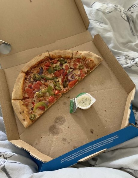 prettypregnant35 nude model photo