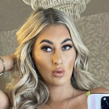 Foxymegs20 model sex pics