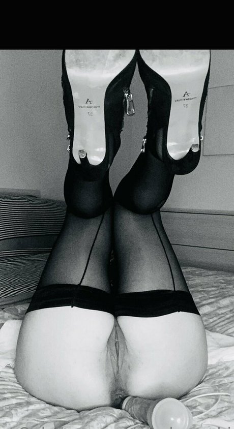 slut milf onlyfans free sexy picture