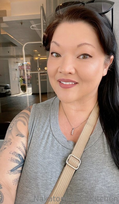 kellynakatomi star naked images