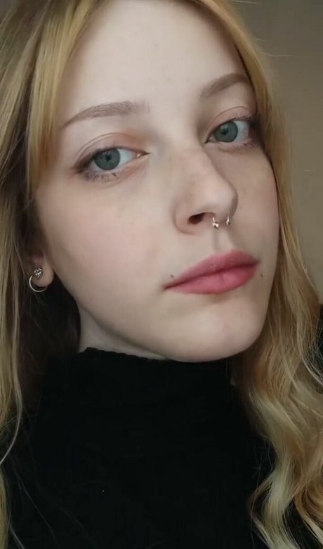 sexy blonde onlyfans beautiful pic