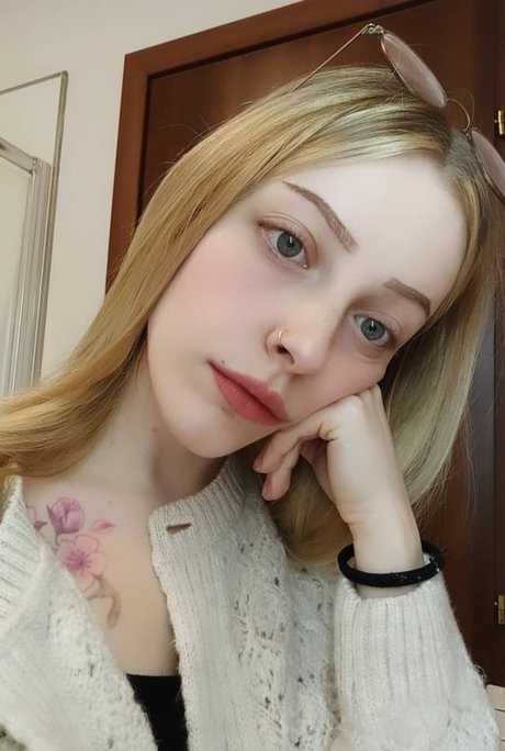 blonde secretary onlyfans free sex pic