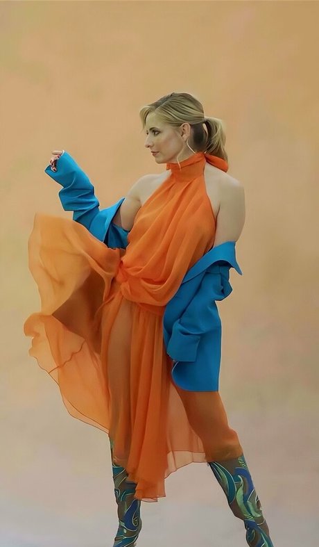 huge natural tits onlyfans art naked gallery