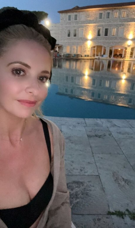 blonde shemale onlyfans free pics