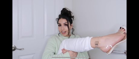 Melissa Estrella erotic model gallery