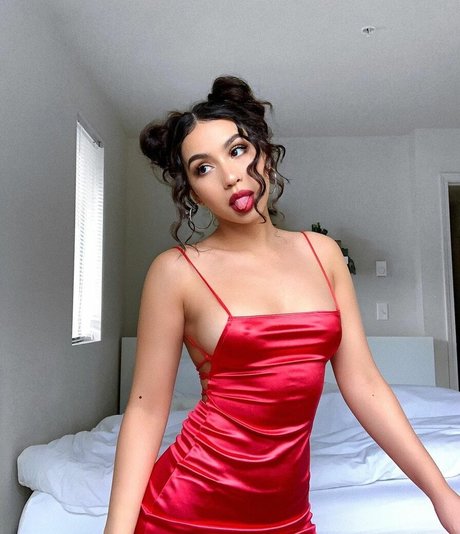 Melissa Estrella sexy pornstar archive