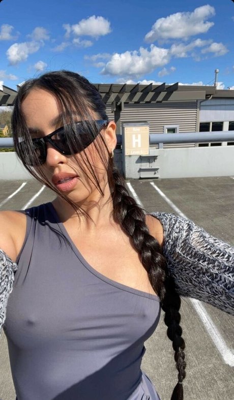 Melissa Estrella model perfect image