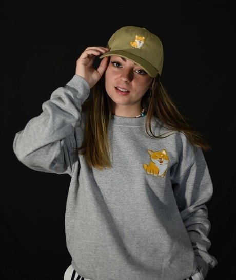 Roxane ASMR hot pornstar image