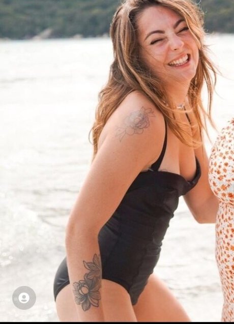 Roxane ASMR star erotic picture