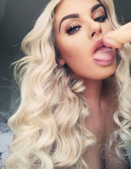 feet milf onlyfans free image