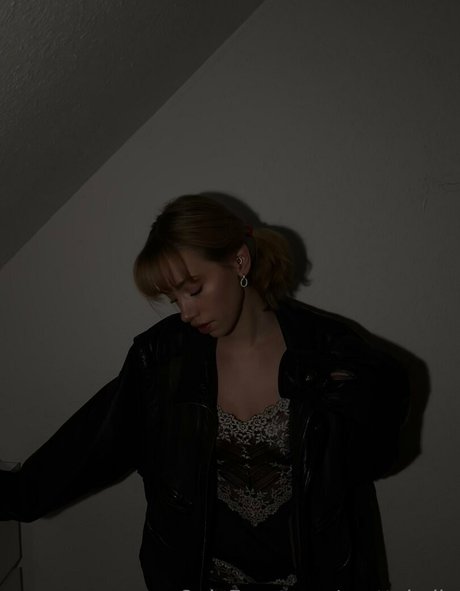 prettykaila art actress pics