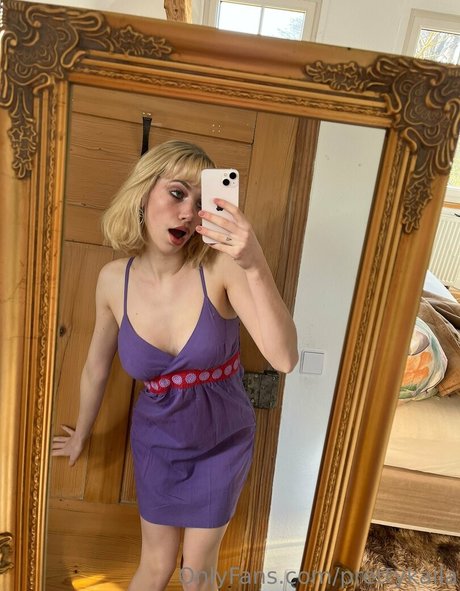 prettykaila naked actress pic