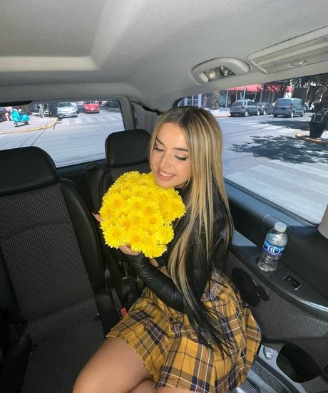 shemale handjob onlyfans beautiful nude photos