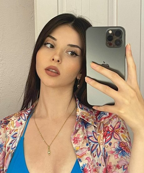 melisayamac model adult image