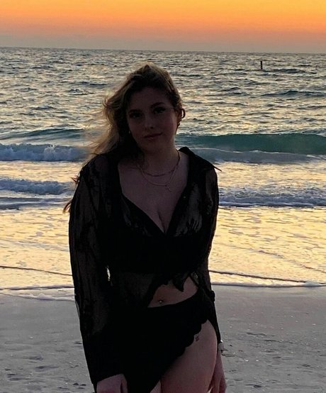 girl on girl onlyfans hot xxx image