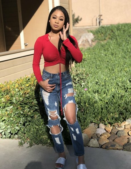 officiallyariaa star pornographic pic