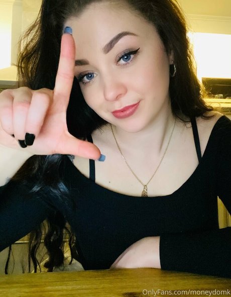 moneydomk nice model photos