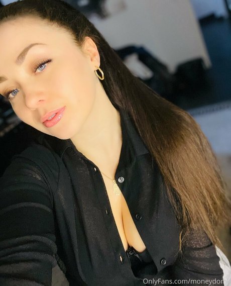 moneydomk model nice galleries