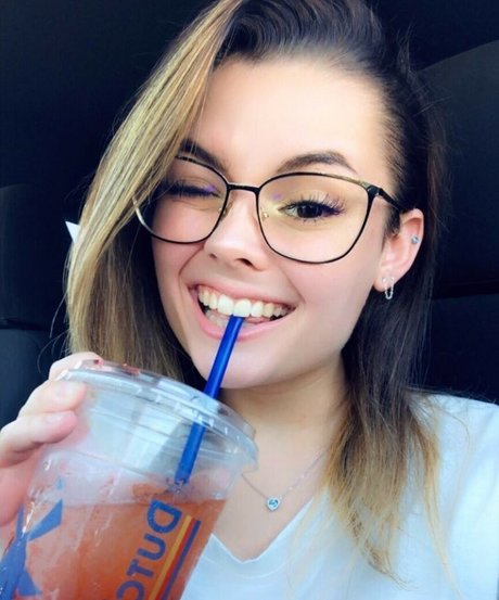 Mally Mouse nice actress pictures