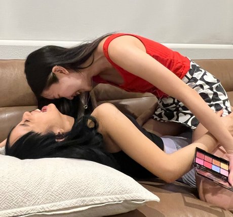 leezipotato nude model photos