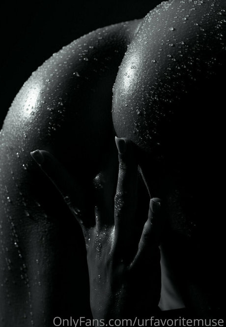 urfavoritemuse star hot pictures