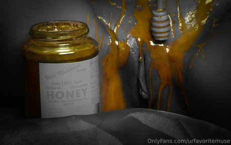 urfavoritemuse model hd pics